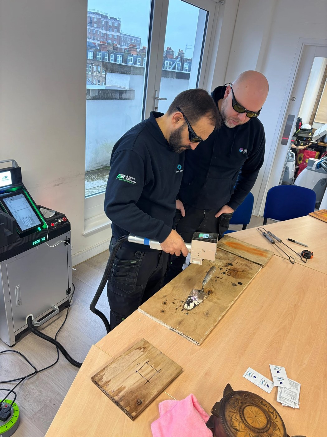 ALR-led laser cleaning training with a 300-watt pulsed laser in London